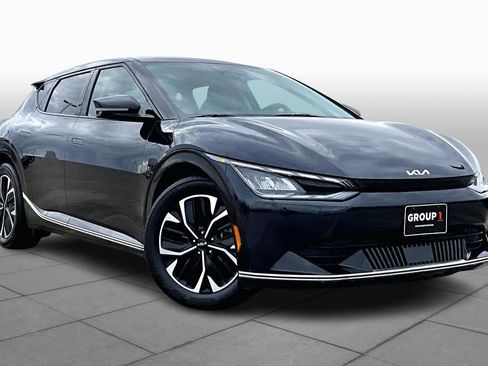 Used 2022 Kia EV6 Wind image 2