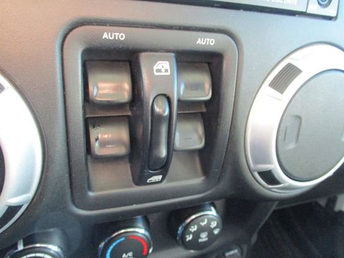 Used 2016 Jeep Wrangler Unlimited Sahara w/ Dual Top Group image 22