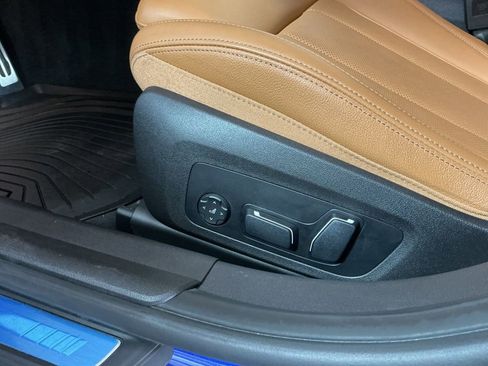 Certified 2025 BMW 330i Sedan w/ M Sport Package RWD image 20