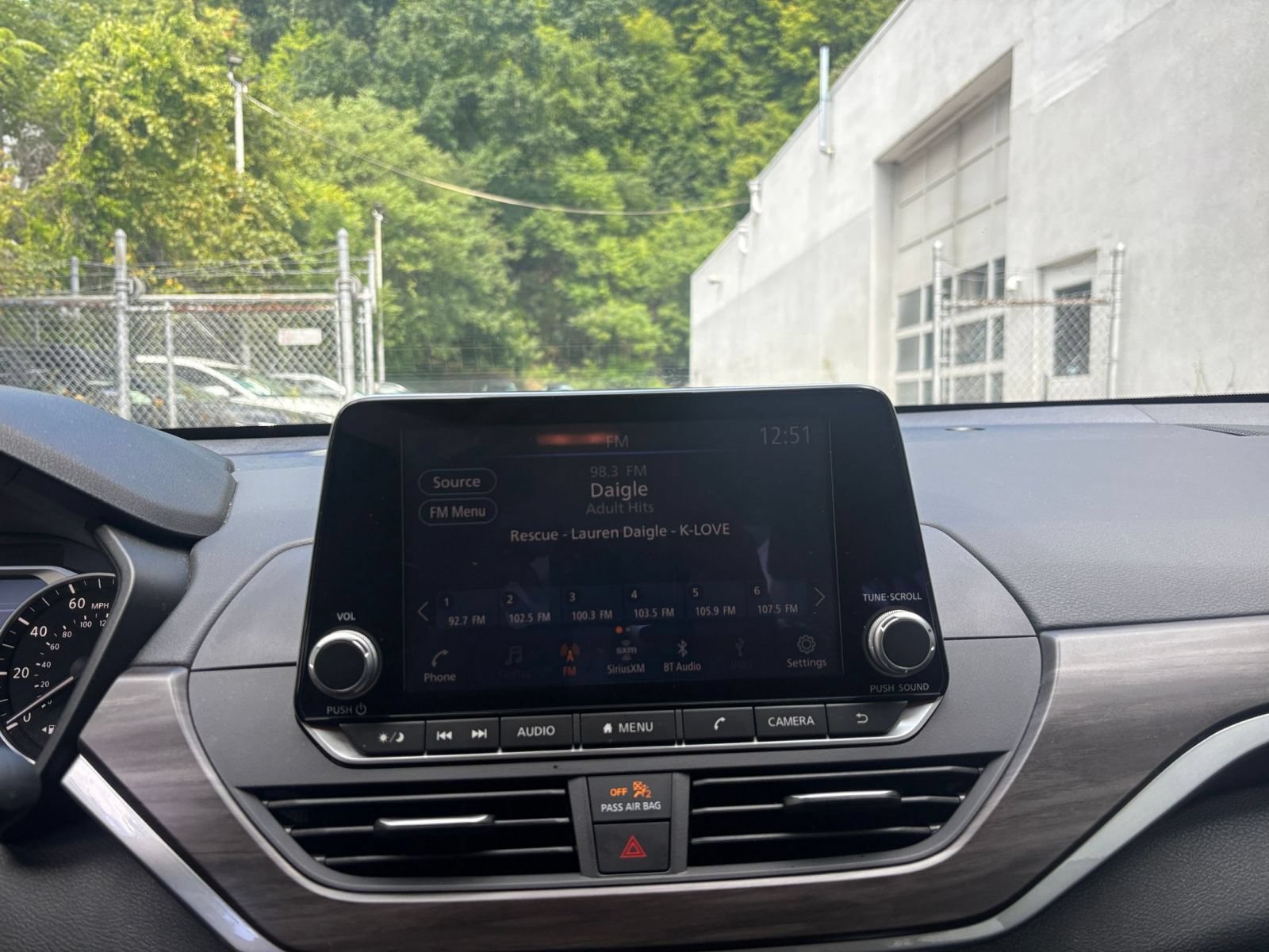 Used 2025 Nissan Altima 2.5 SV FWD image 19