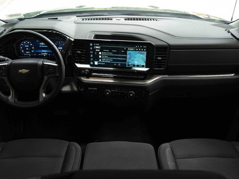 Used 2025 Chevrolet Silverado 1500 LT AWD/4WD image 25