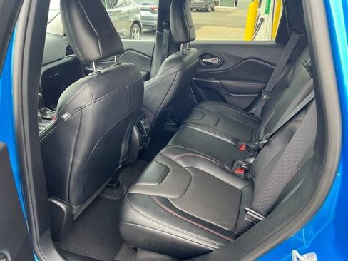 Used 2022 Jeep Cherokee Trailhawk w/ Premium Leather Package AWD/4WD image 14