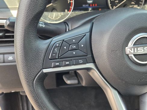Used 2024 Nissan Altima 2.5 SV FWD image 17