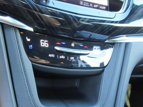 New 2025 Cadillac XT6 Premium Luxury image 23