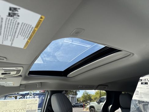 New 2025 Toyota Sienna XLE image 16