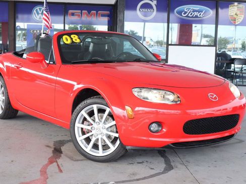 Used 2008 MAZDA MX-5 Miata Grand Touring RWD image 2