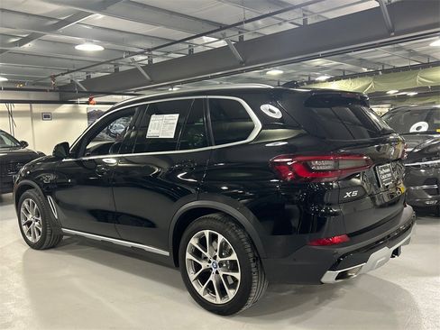 Used 2023 BMW X5 xDrive45e w/ Climate Comfort Package image 4