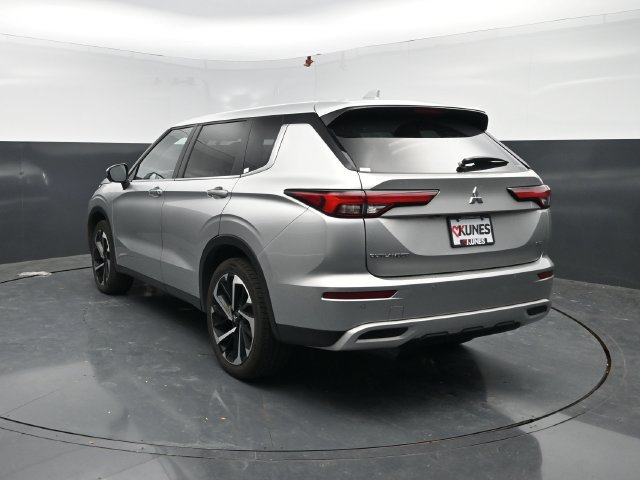 Used 2024 Mitsubishi Outlander SE AWD/4WD image 7