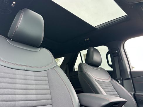 New 2026 Ford Explorer ST-Line w/ ST-Line Street Pack AWD/4WD image 17