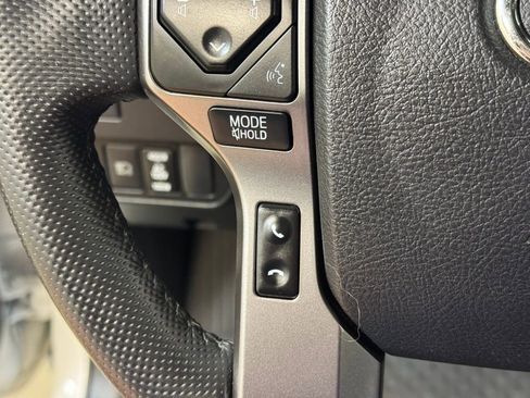 Used 2022 Toyota Tacoma Limited AWD/4WD image 30