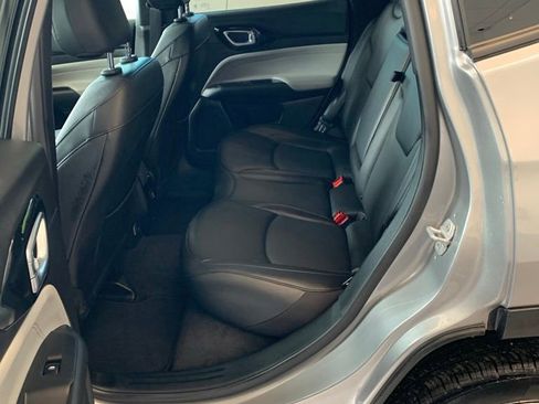 Used 2023 Jeep Compass Limited AWD/4WD image 10