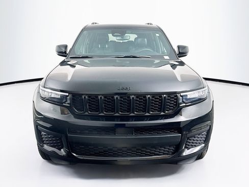 Used 2023 Jeep Grand Cherokee L Laredo image 2