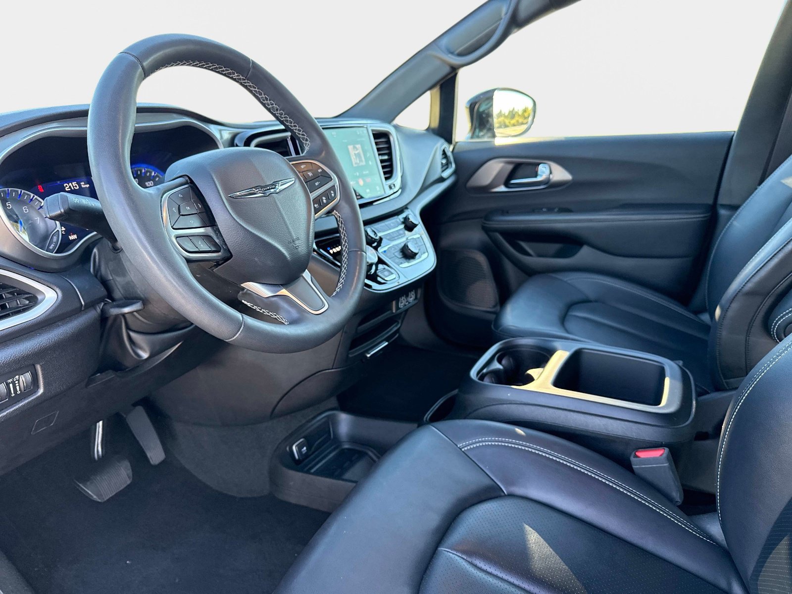 Used 2025 Chrysler Pacifica Select FWD image 31