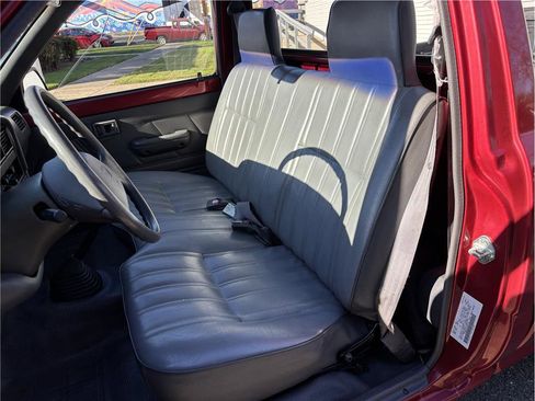 Used 1993 Toyota Pickup 2WD Regular Cab image 9