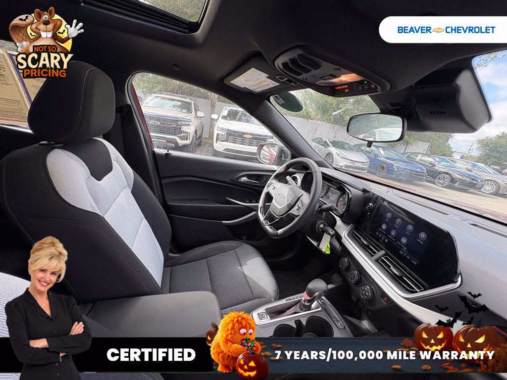 Used 2025 Chevrolet Trax RS w/ Sunroof Package FWD image 29