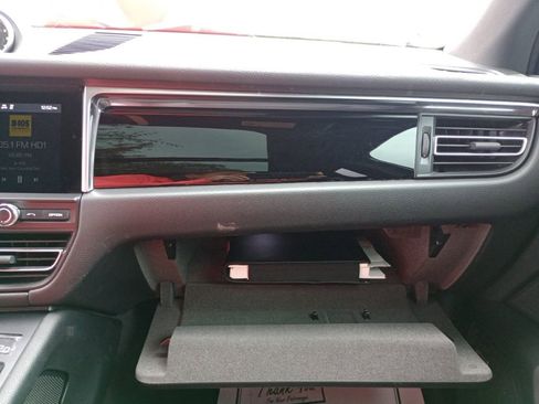 Used 2021 Porsche Macan image 37