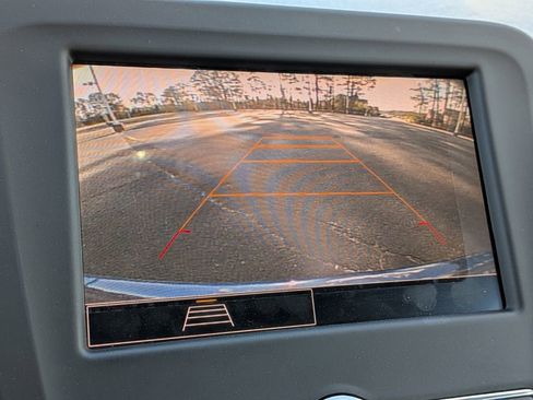 Used 2023 Chevrolet Equinox LS image 21