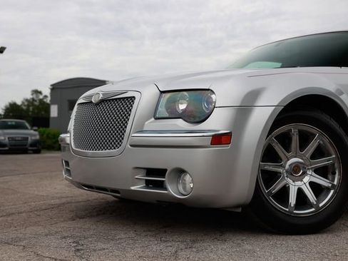 Used 2005 Chrysler 300 C w/ Protection Group II image 26