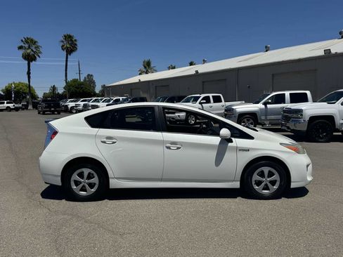 Used 2014 Toyota Prius Two FWD image 10