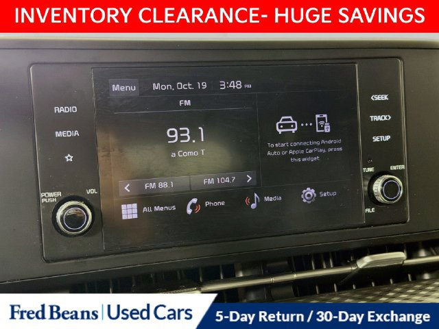 Used 2024 Kia Carnival LX FWD image 16