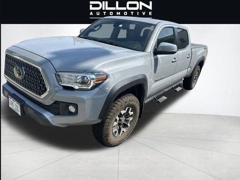 Used 2019 Toyota Tacoma TRD Off-Road w/ TRD Premium Off Road Package AWD/4WD image 16