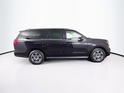 Used 2025 Ford Expedition Max Active AWD/4WD image 8
