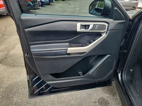 Used 2022 Ford Explorer XLT RWD image 12