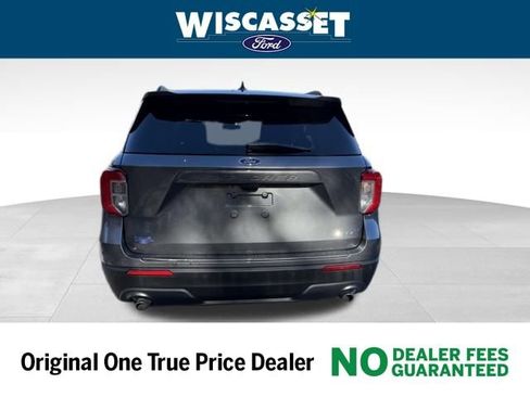 Certified 2022 Ford Explorer XLT w/ Equipment Group 202A image 30