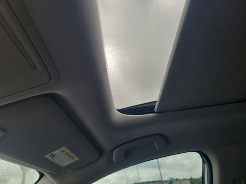 Used 2024 Honda Pilot Touring image 22