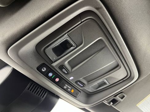 Used 2024 GMC Sierra 2500 Pro w/ Convenience Package image 25