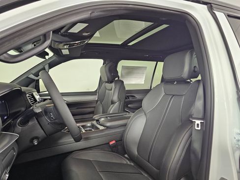 New 2026 Jeep Grand Wagoneer 4WD image 23