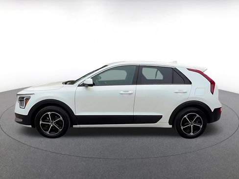 Used 2026 Kia Niro LX FWD image 9