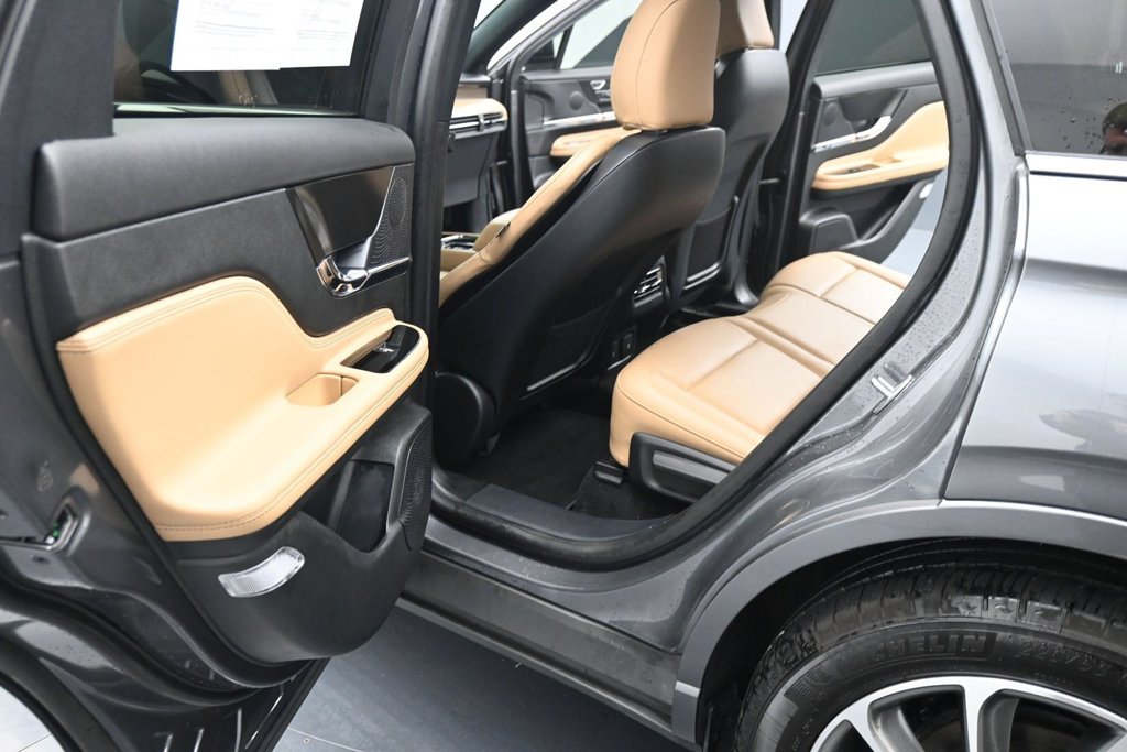 Used 2023 Lincoln Corsair Grand Touring AWD/4WD image 16
