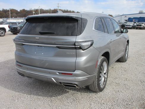 New 2026 Buick Enclave Avenir image 5