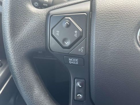 Used 2022 Toyota Tacoma SR AWD/4WD image 22