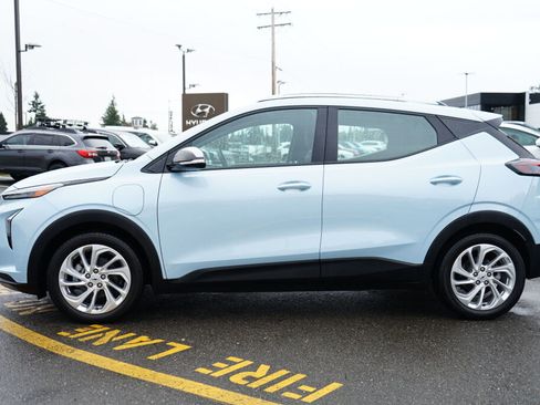 Used 2023 Chevrolet Bolt EUV LT image 10