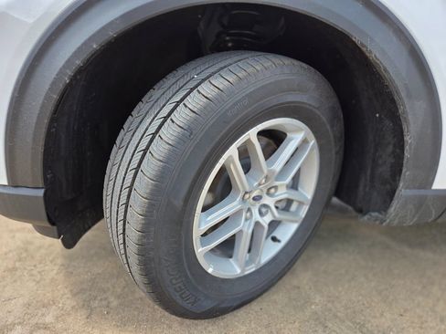 New 2026 Ford Explorer Active RWD image 33