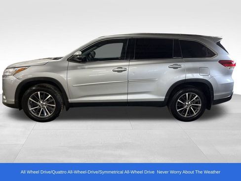 Used 2019 Toyota Highlander XLE image 2