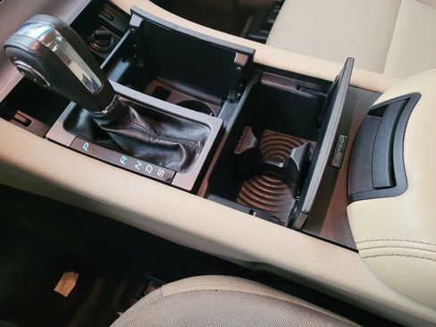 Used 2014 Ford Taurus SEL image 26