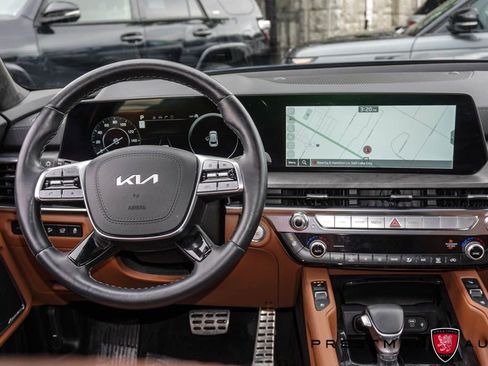 Used 2025 Kia Telluride SX Prestige X-Line image 2