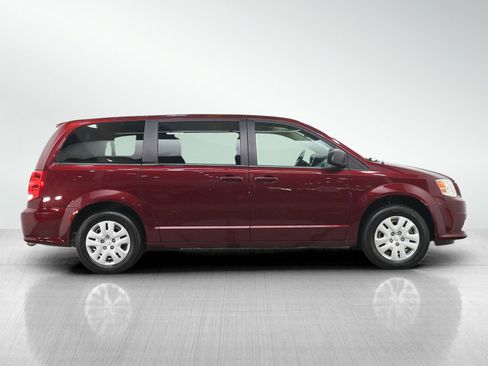 Used 2018 Dodge Grand Caravan SE FWD image 6