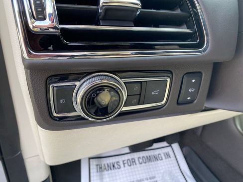 Used 2020 Lincoln Navigator Black Label w/ Cargo Convenience Package AWD/4WD image 12