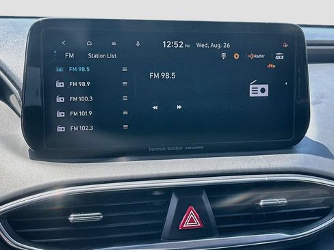 Used 2022 Hyundai Santa Fe SEL w/ Convenience + Premium Package FWD image 15