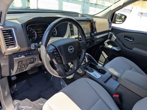 Certified 2022 Nissan Frontier SV AWD/4WD image 10