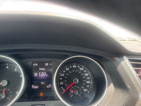 Used 2019 Volkswagen Tiguan SE FWD image 45