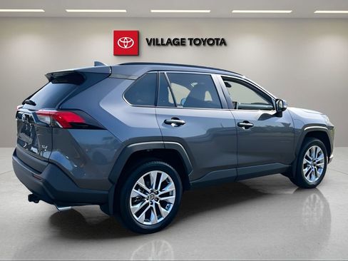 Used 2024 Toyota RAV4 XLE Premium image 5