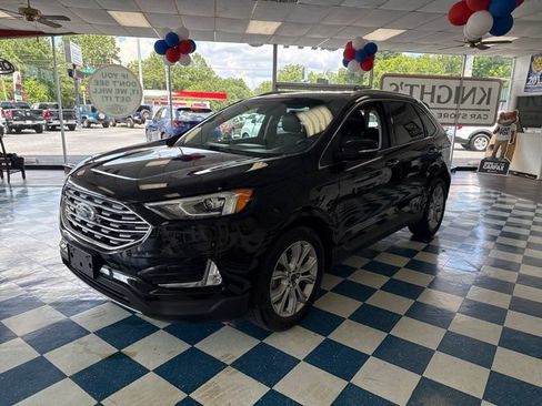 Used 2019 Ford Edge Titanium FWD image 3
