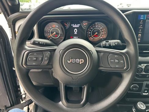Used 2025 Jeep Wrangler Sport AWD/4WD image 20