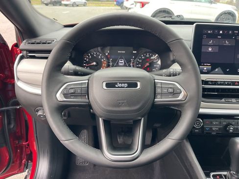 Certified 2025 Jeep Compass Limited AWD/4WD image 15
