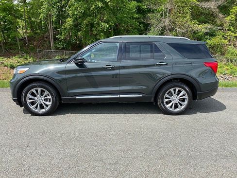 Certified 2023 Ford Explorer Limited w/ Limited Technology Package AWD/4WD image 4